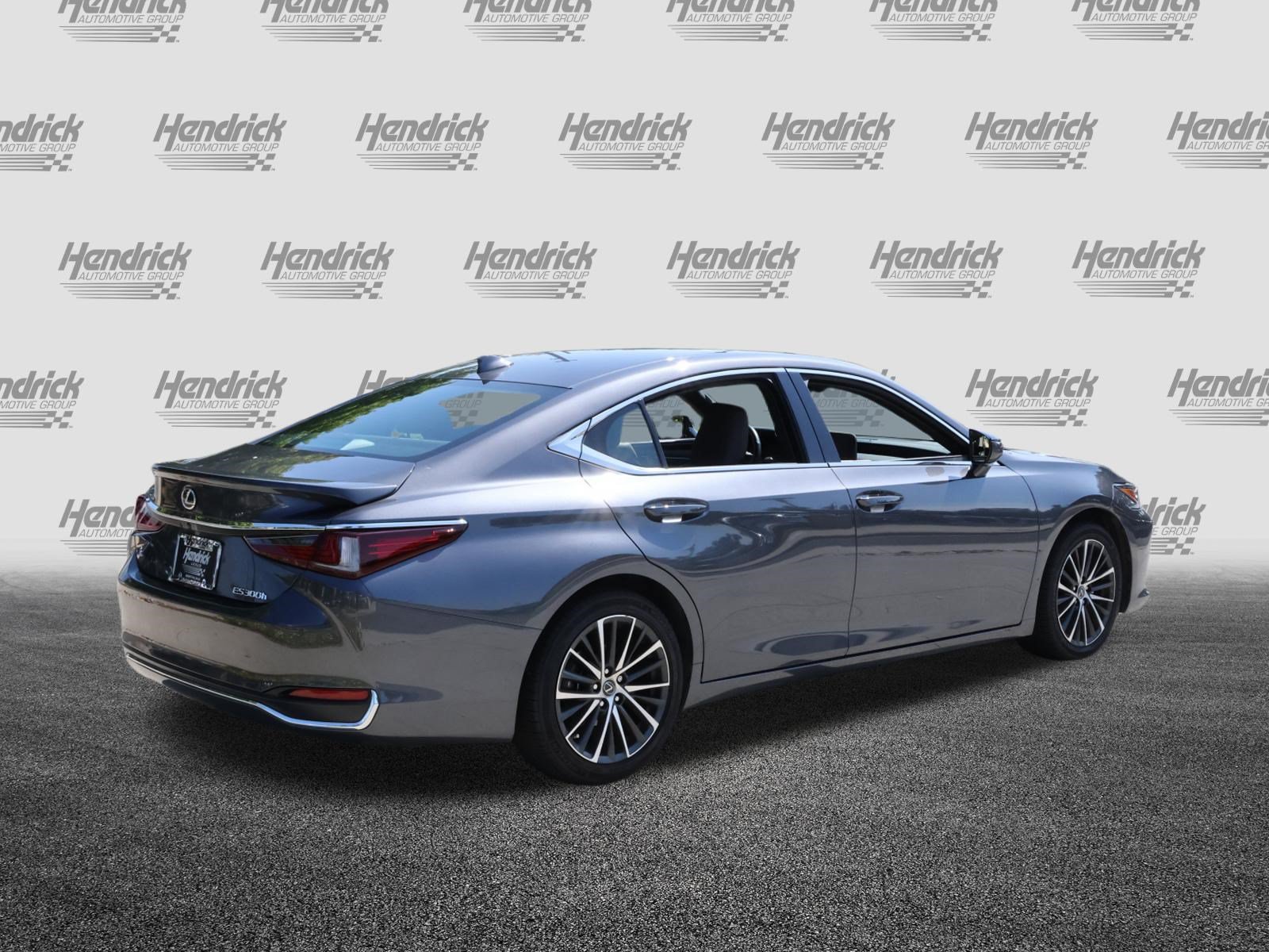 Used 2024 Lexus ES 300h w/ Premium Package FWD image 9