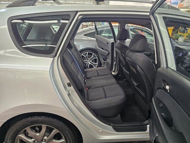 Used 2012 Hyundai Elantra w/ Preferred Pkg image 32