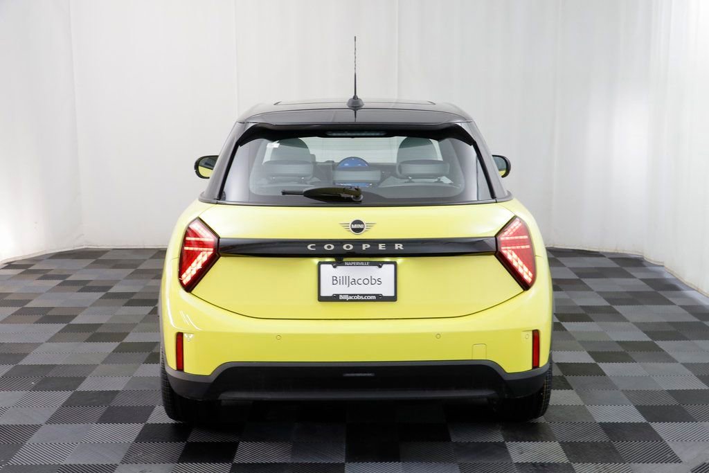 New 2026 MINI Cooper 4-Door Hardtop image 16