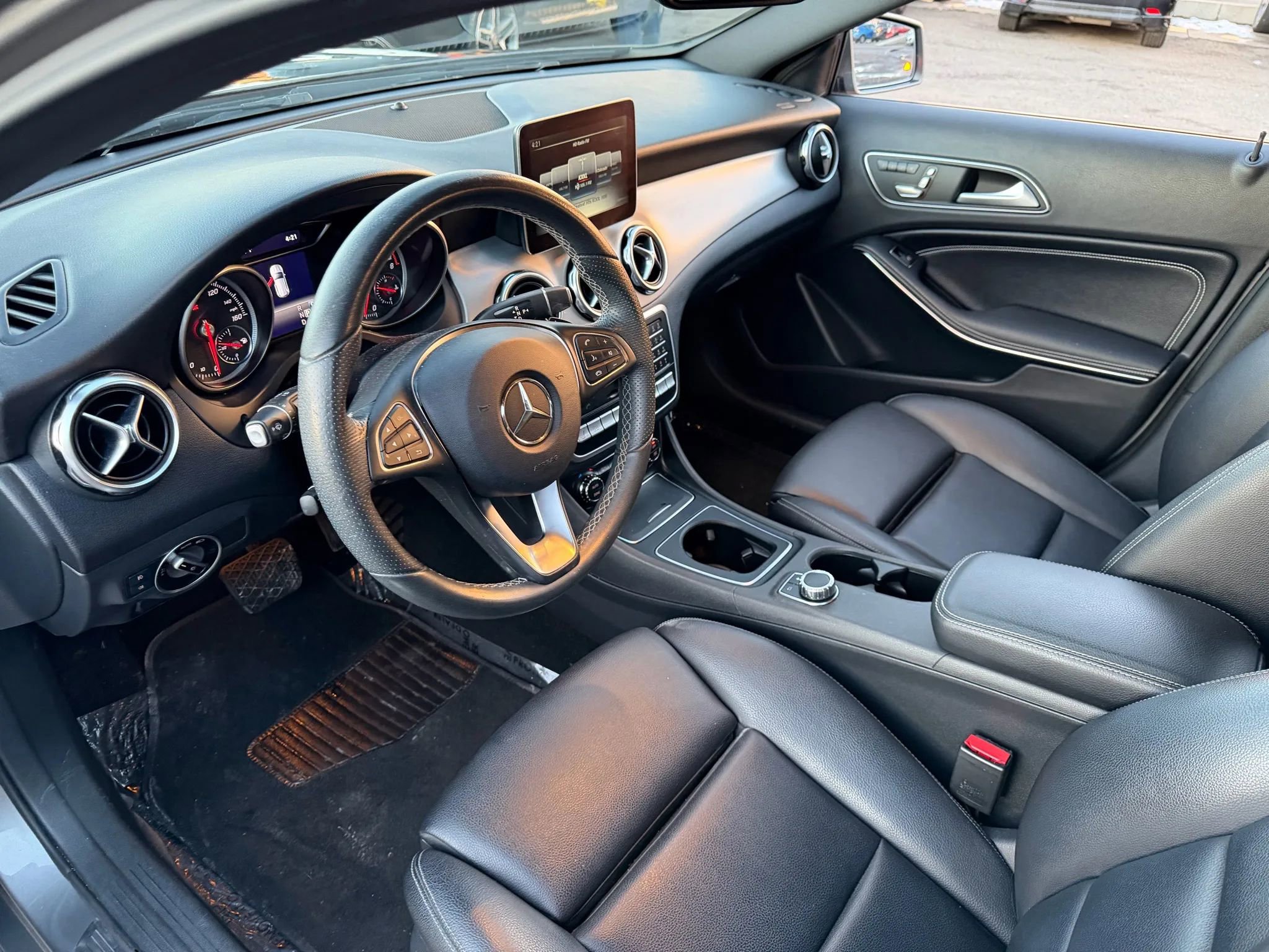 Used 2018 Mercedes-Benz GLA 250 4MATIC image 14