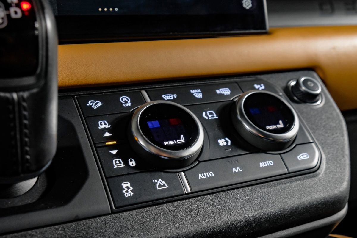 Used 2023 Land Rover Defender 110 X image 26