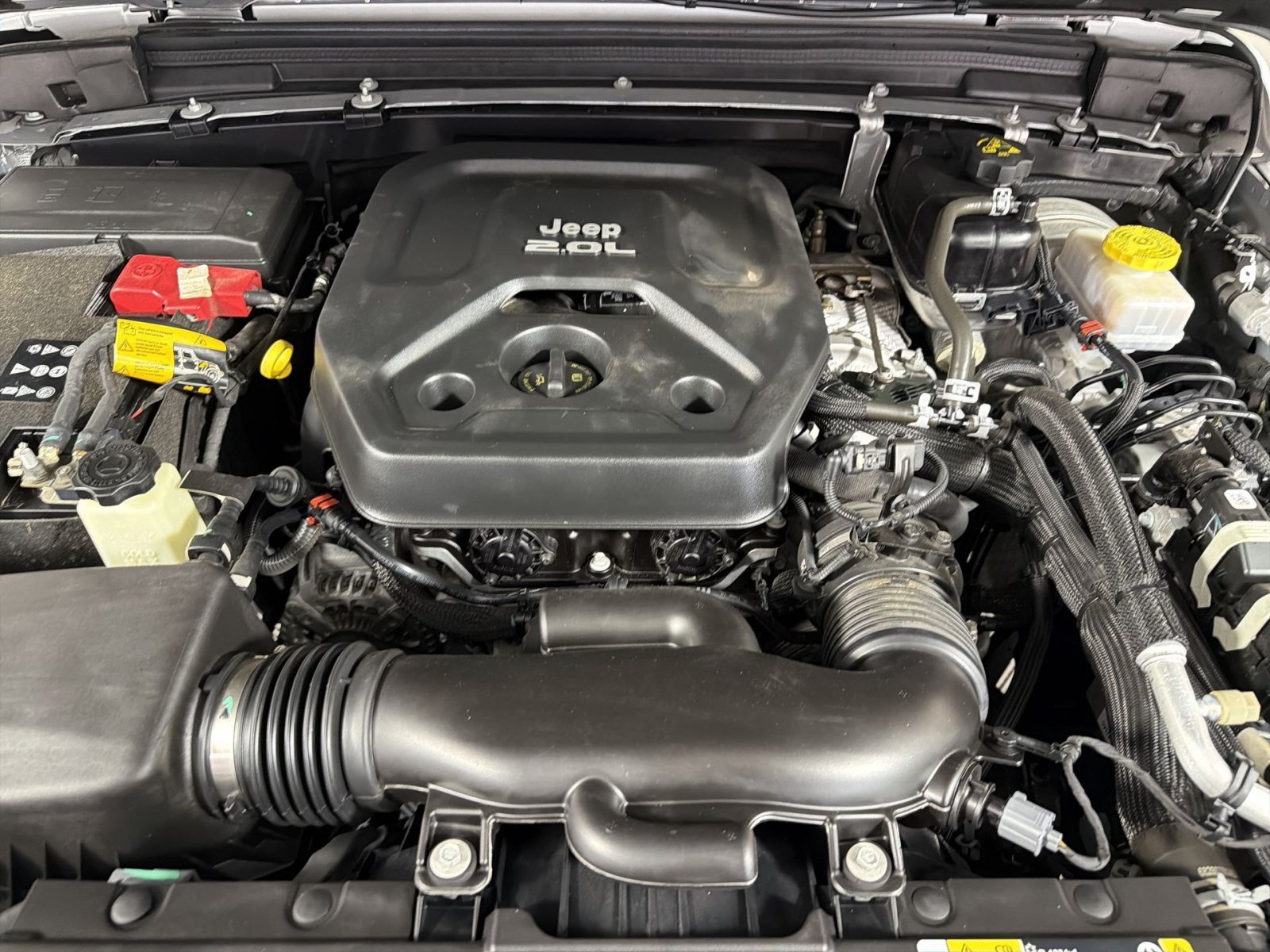 Used 2022 Jeep Wrangler Unlimited Sahara AWD/4WD image 27