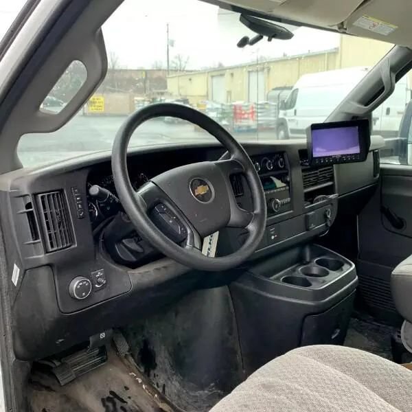Used 2016 Chevrolet Express 3500 RWD image 12