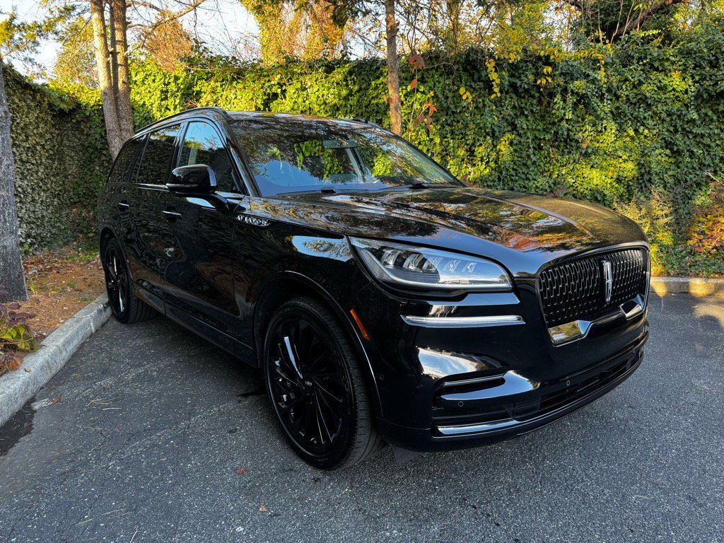 Used 2023 Lincoln Aviator Reserve w/ Jet Package image 3