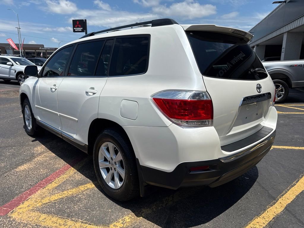 Used 2012 Toyota Highlander SE w/ Tow Pkg FWD image 9