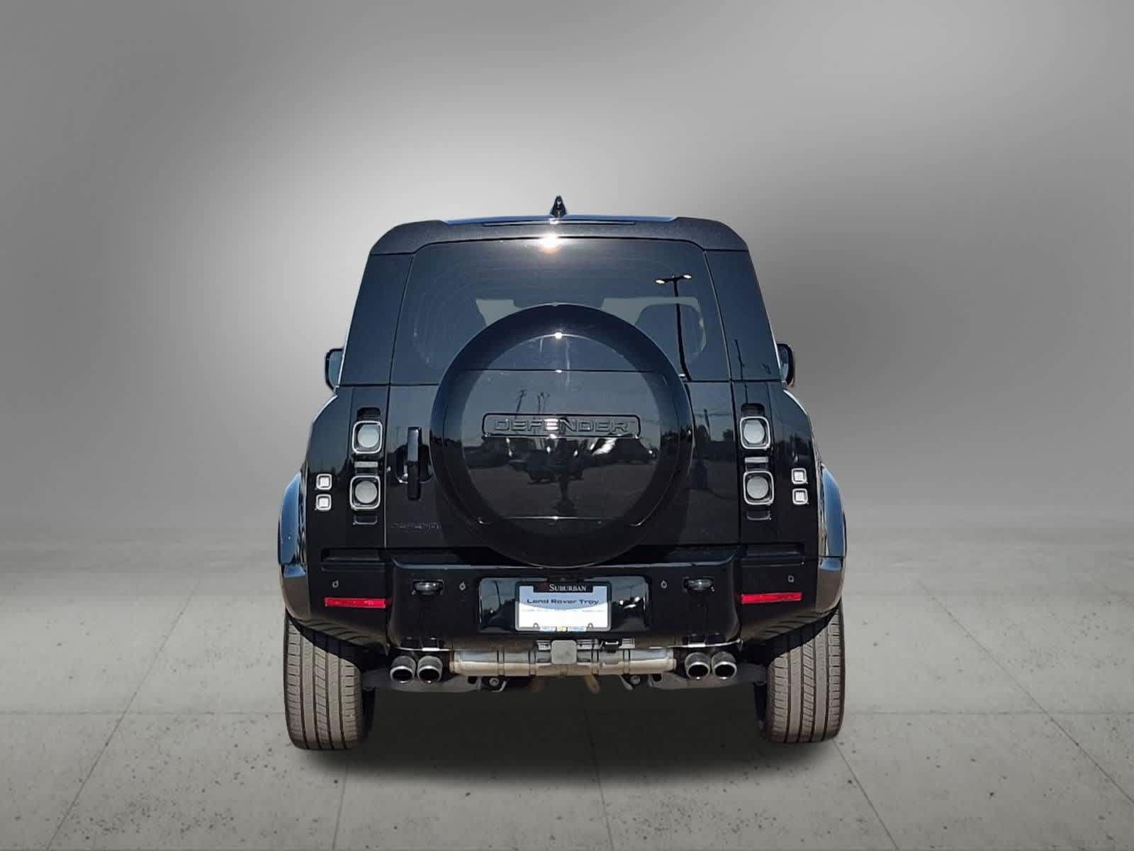 Certified 2025 Land Rover Defender 110 V8 AWD/4WD image 5