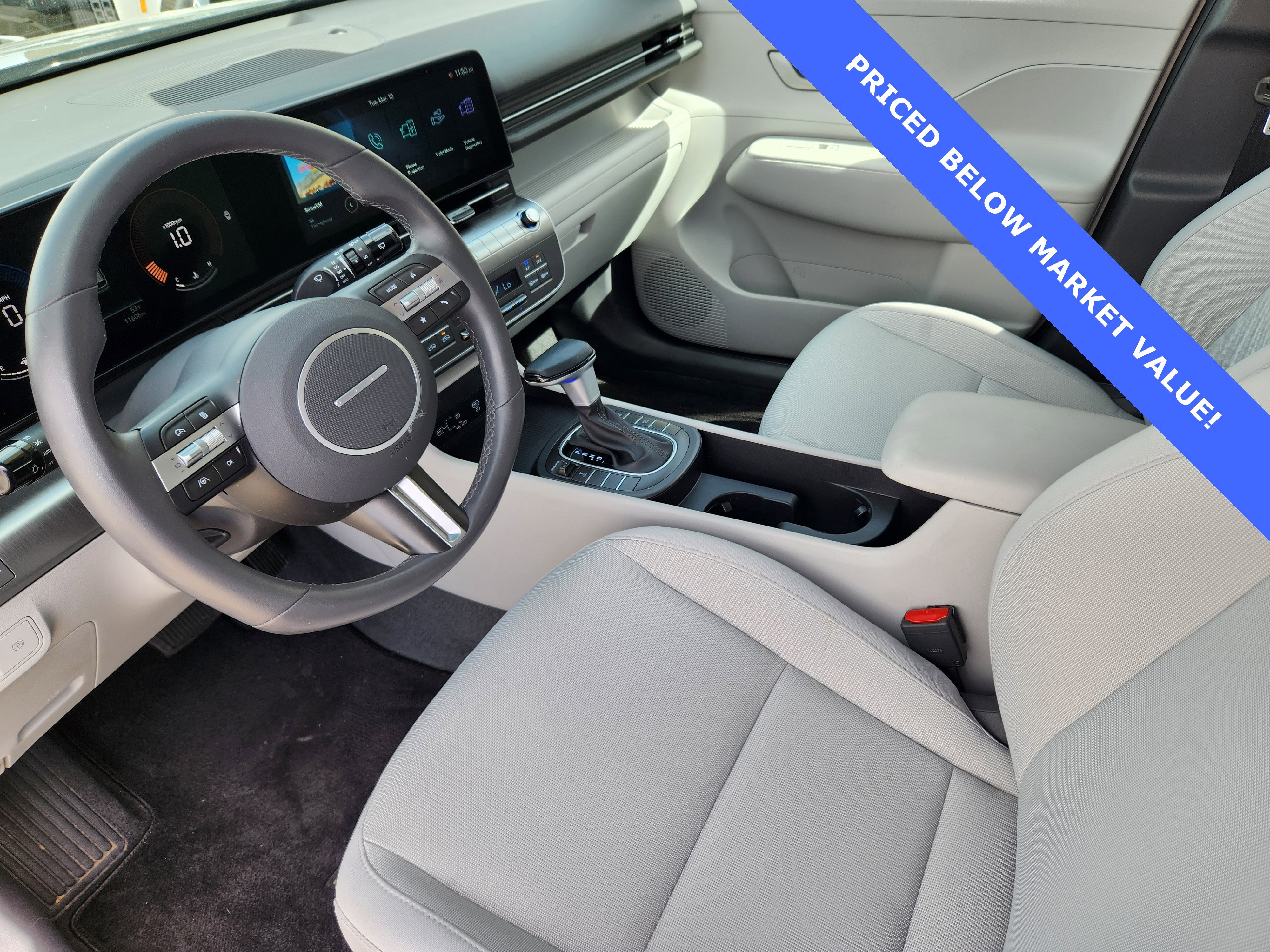 Certified 2025 Hyundai Kona SEL image 10