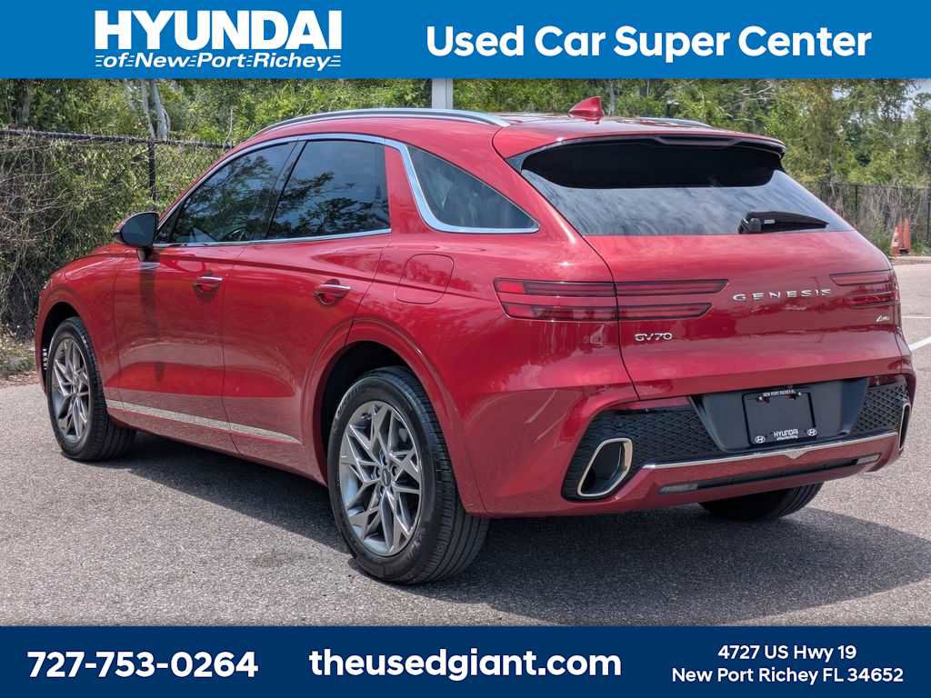 Used 2022 Genesis GV70 2.5T w/ Select Package AWD/4WD image 3