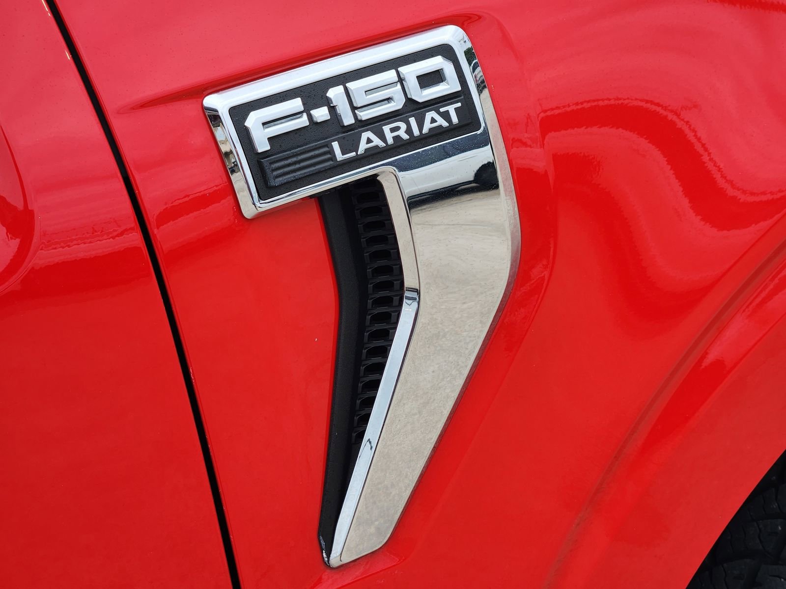 Used 2023 Ford F150 Lariat w/ Equipment Group 502A High AWD/4WD image 13