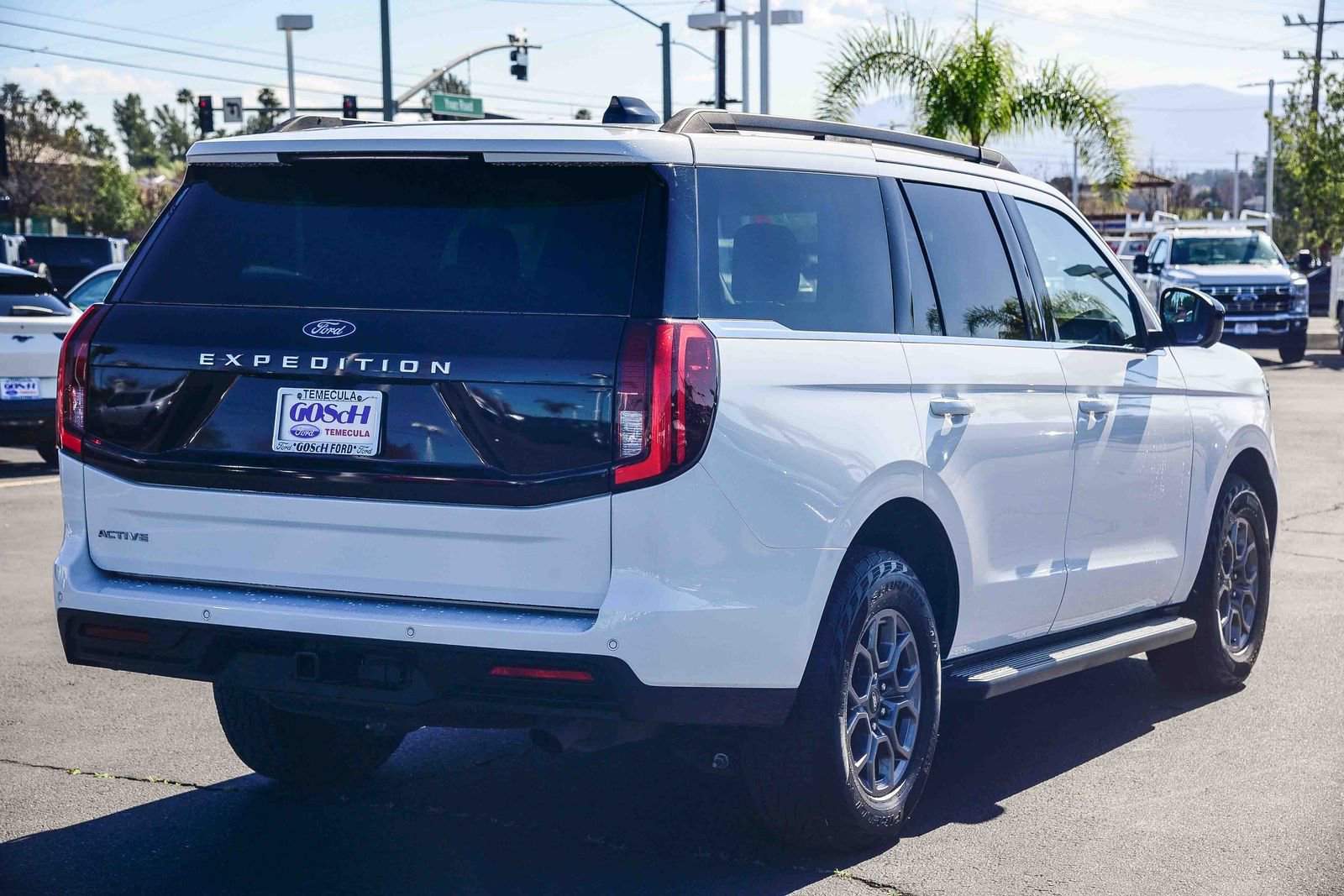 Used 2025 Ford Expedition Active image 4