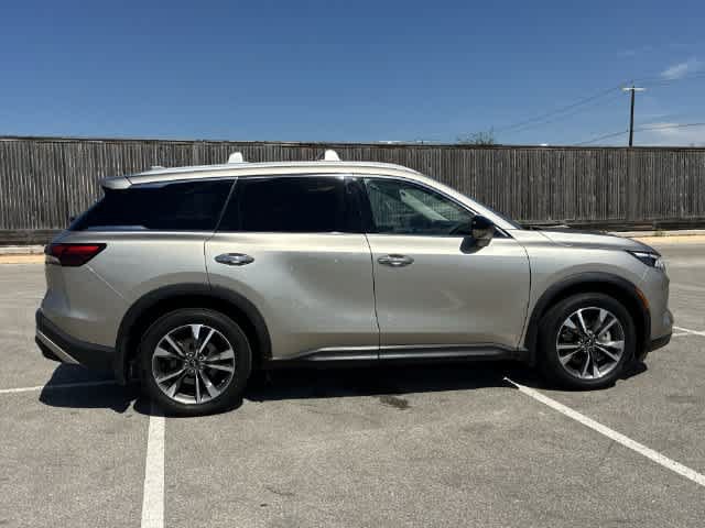 Used 2025 INFINITI QX60 Luxe w/ Cargo Package FWD image 7