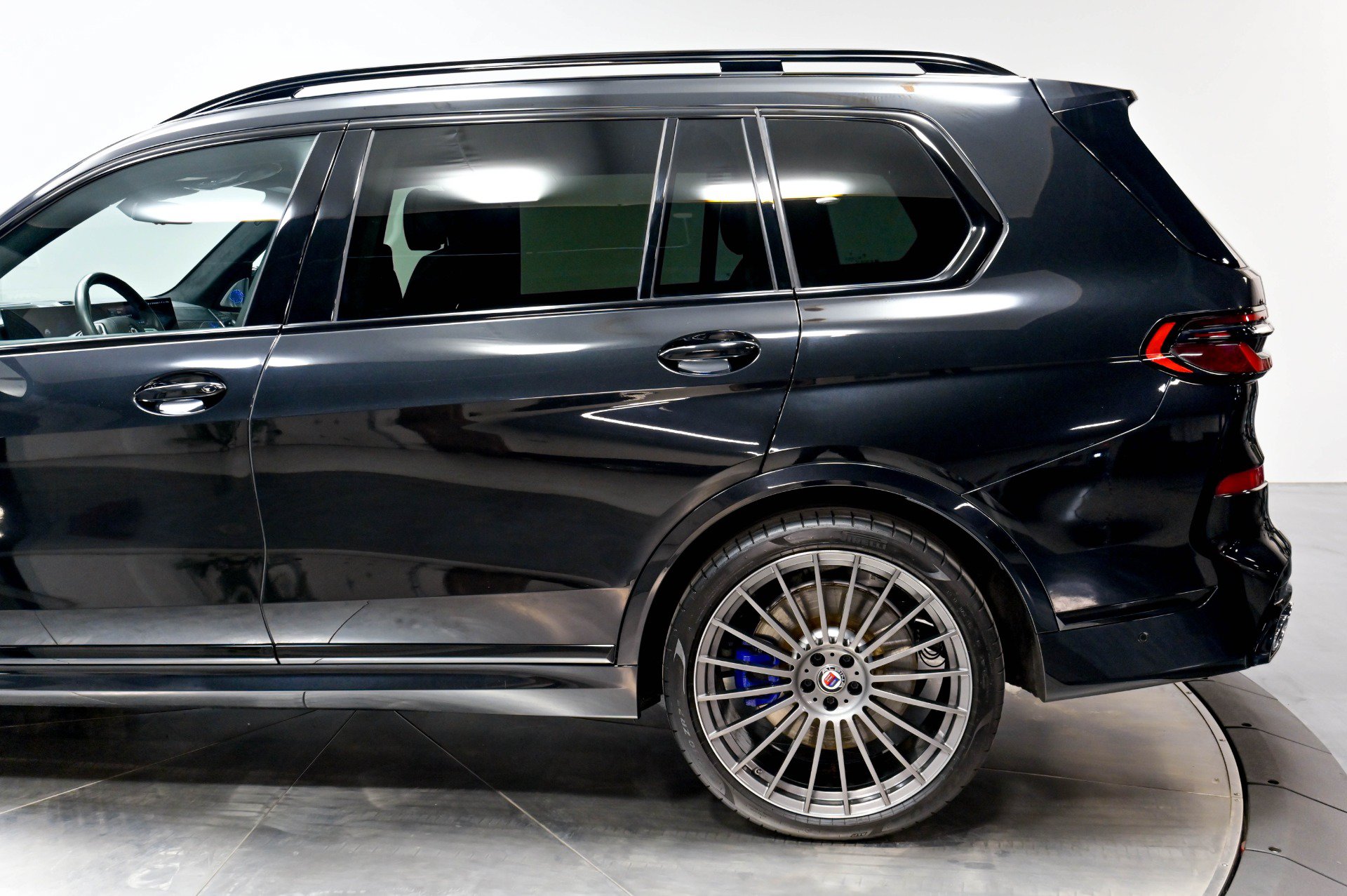 Used 2023 BMW ALPINA XB7 AWD/4WD image 48