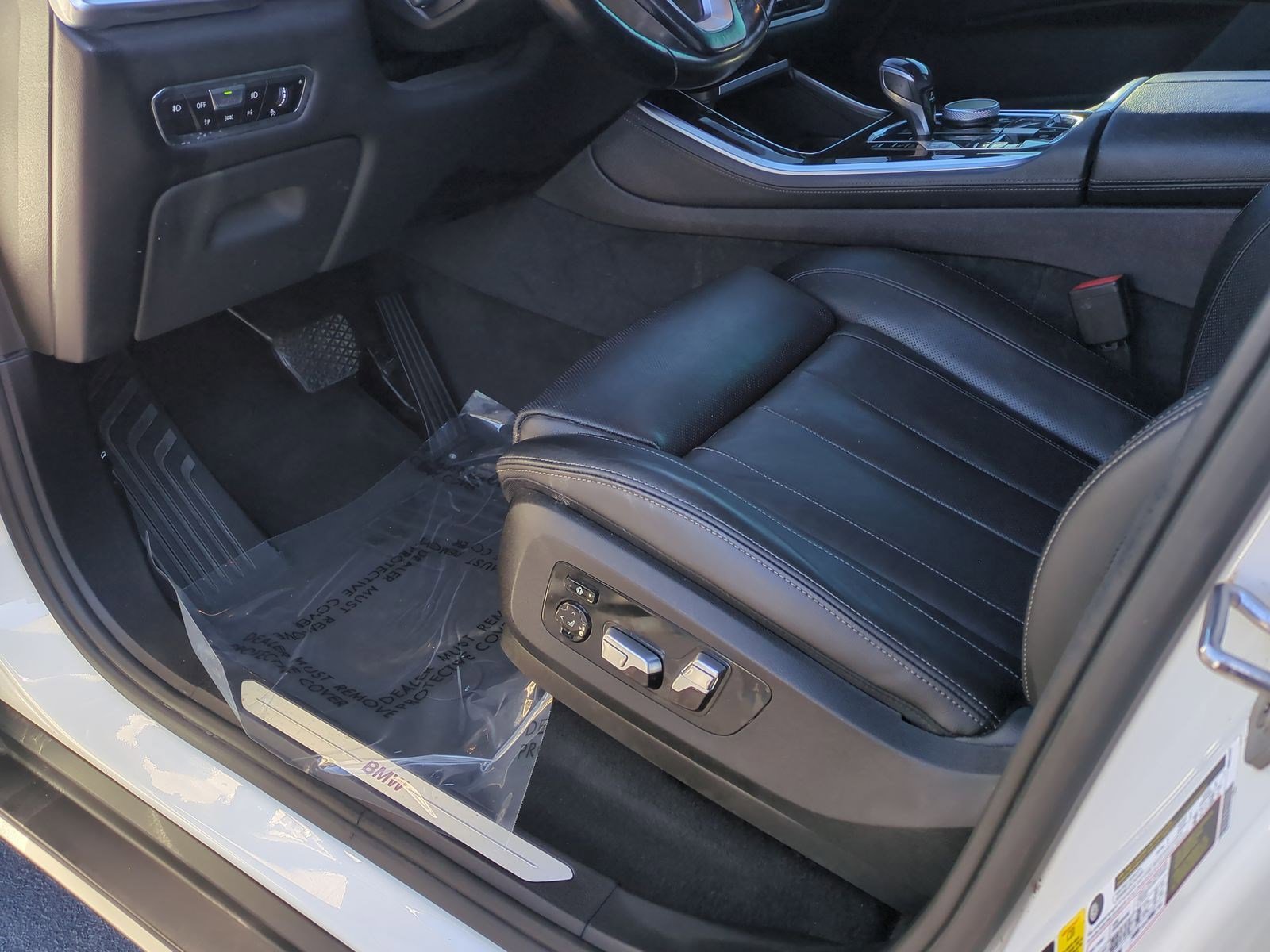 Used 2019 BMW X5 xDrive40i w/ Luxury Seating Package image 16