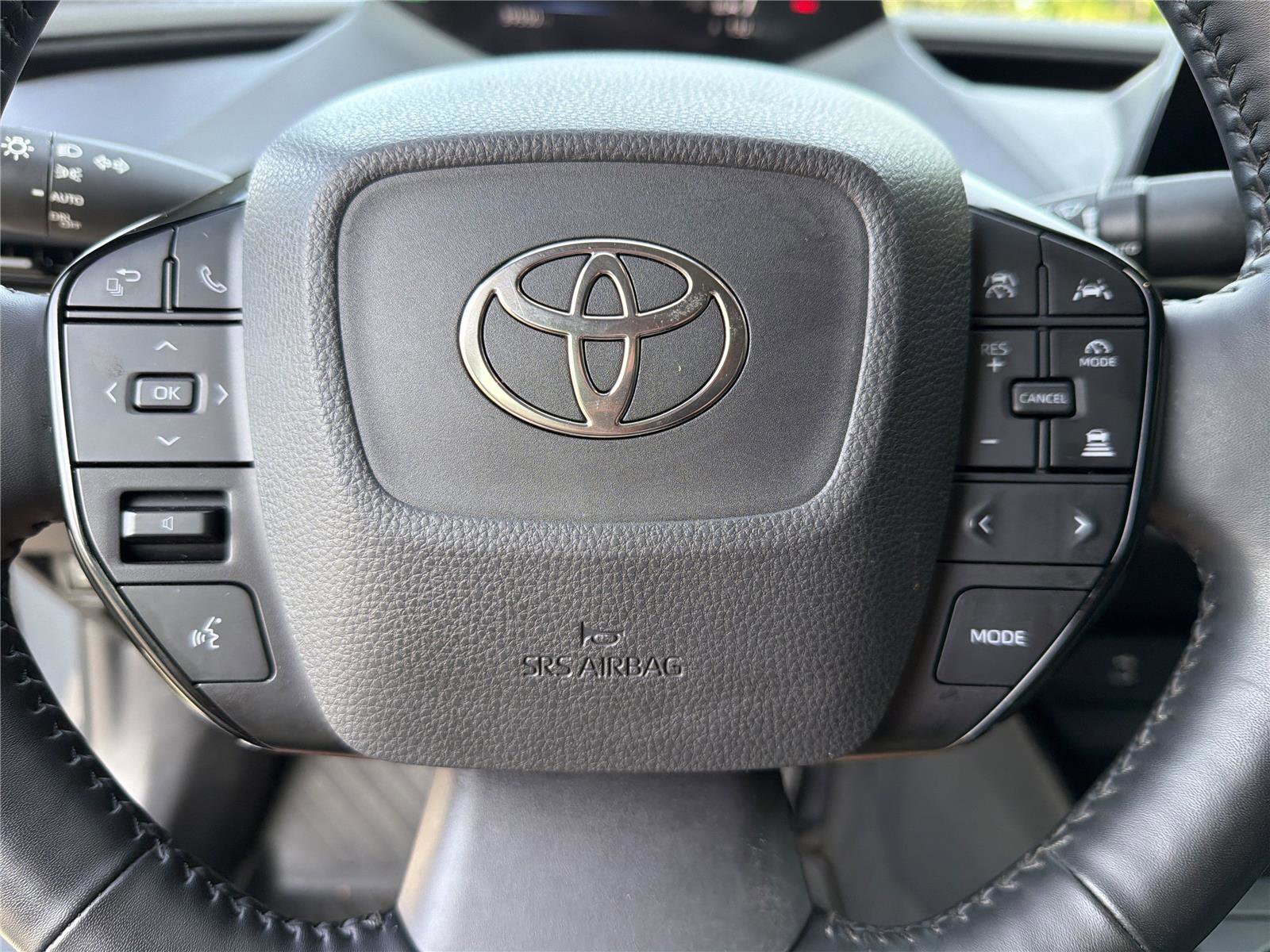 Used 2023 Toyota Prius XLE FWD image 13