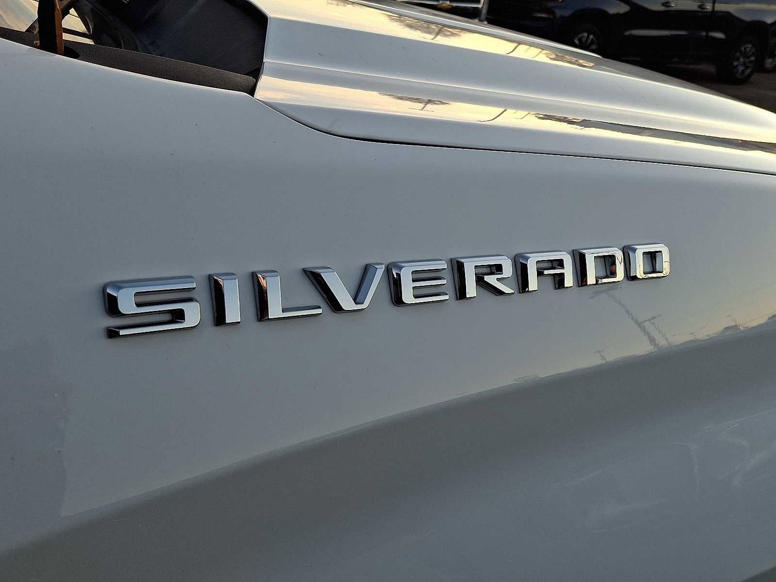 Used 2020 Chevrolet Silverado 1500 Custom w/ Custom Value Package image 5