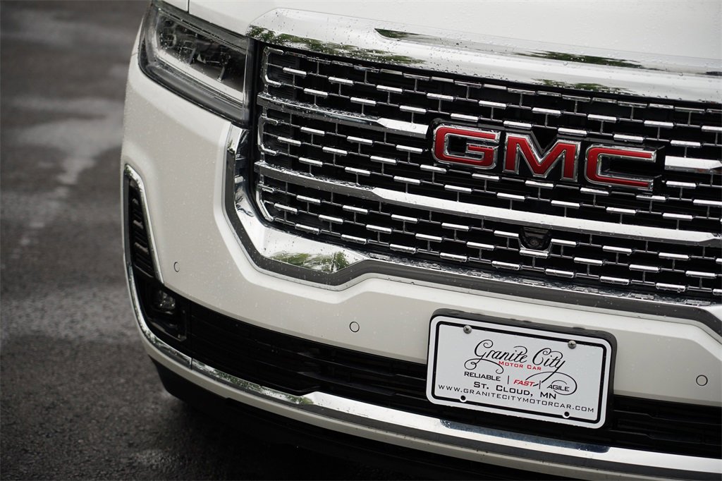 Used 2023 GMC Acadia Denali w/ Denali Ultimate Package image 9