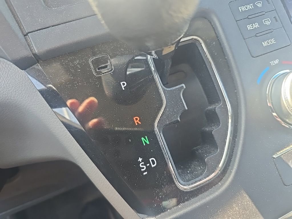 Used 2016 Toyota Sienna LE FWD image 15