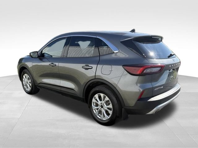 Used 2023 Ford Escape Active AWD/4WD image 2