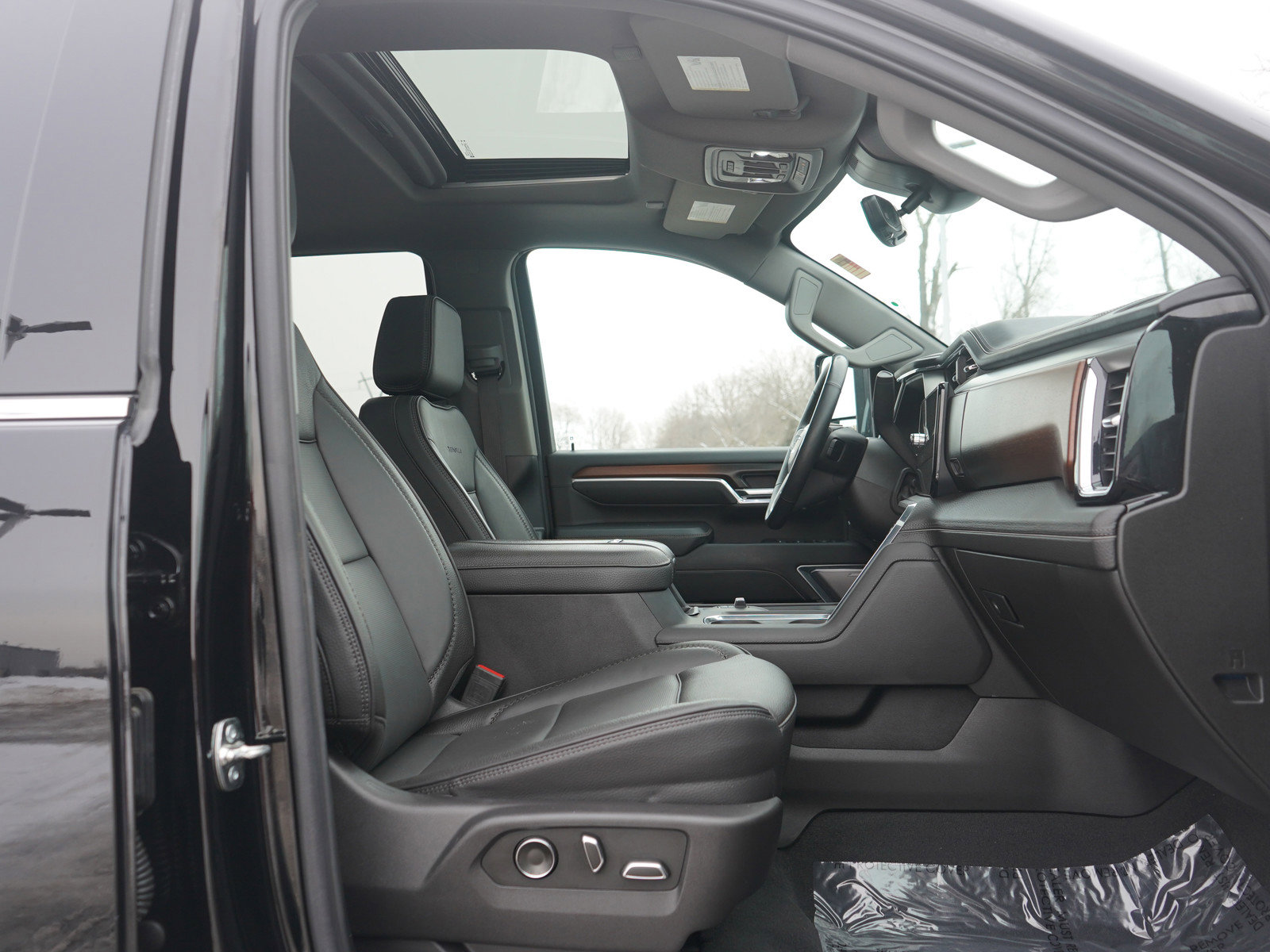 Used 2025 GMC Sierra 3500 Denali w/ Denali Reserve Package image 10