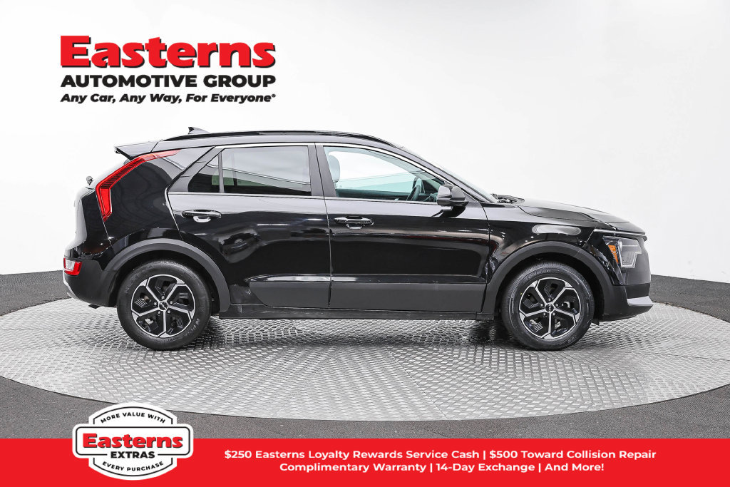 Used 2024 Kia Niro LX FWD image 5