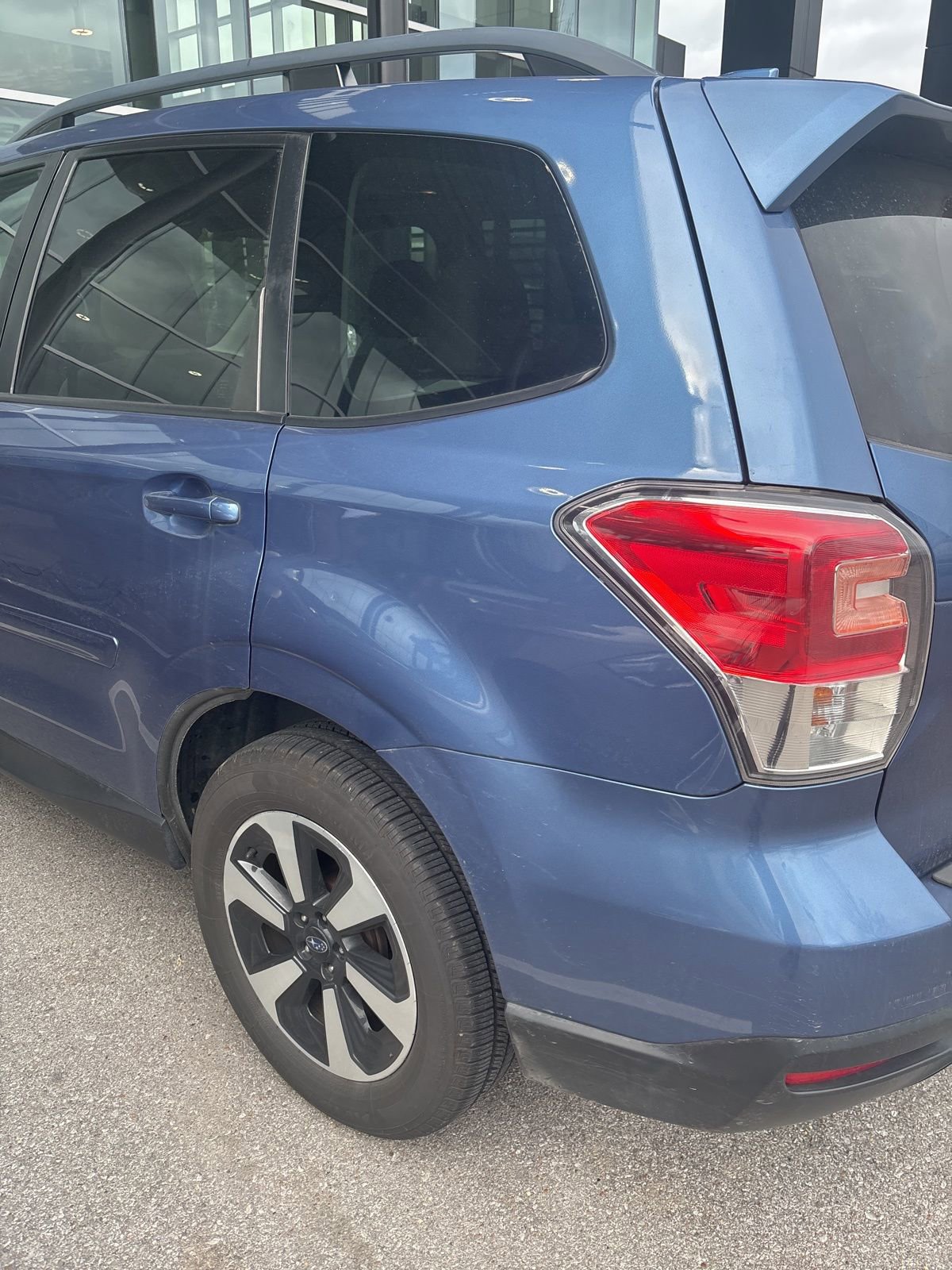 Used 2017 Subaru Forester 2.5i Premium image 5