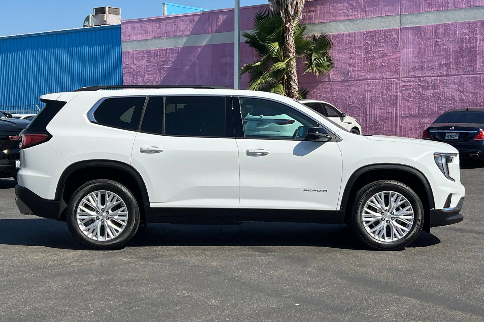 New 2026 GMC Acadia Elevation w/ Elevation Premium Package AWD/4WD image 3