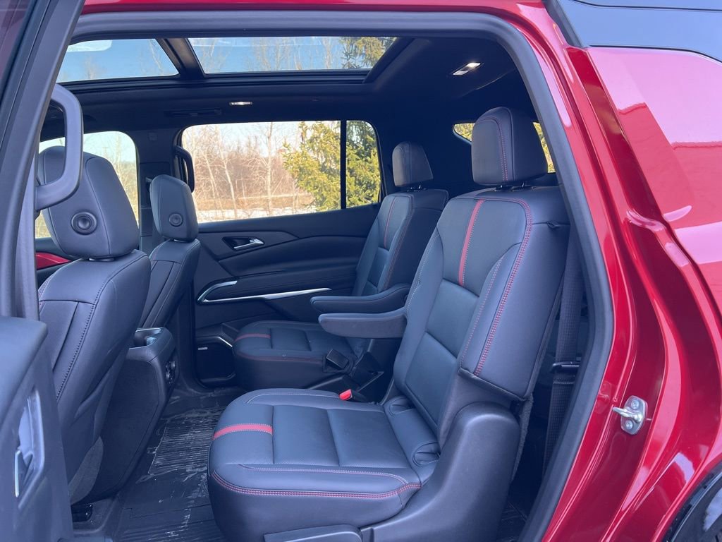 Used 2024 Chevrolet Traverse RS w/ LPO, Floor Liner Package image 29