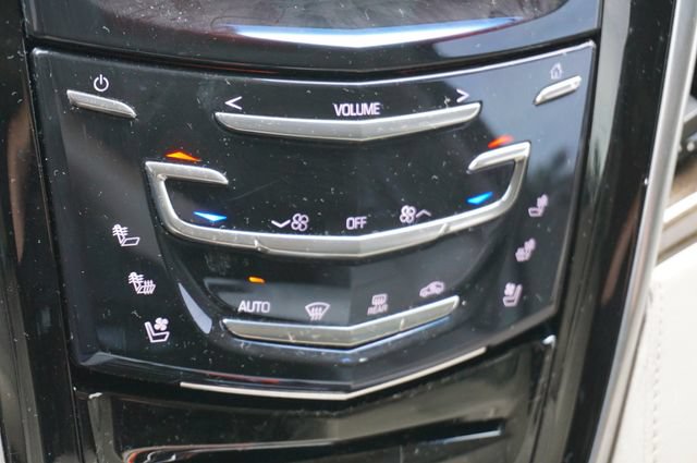 Used 2019 Cadillac Escalade ESV Luxury RWD image 18