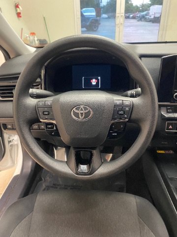 Used 2025 Toyota Camry LE FWD image 17