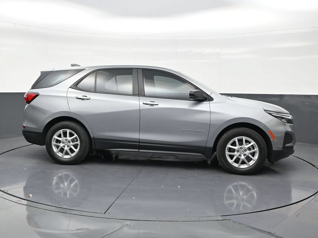Used 2024 Chevrolet Equinox LS w/ LS Convenience Package FWD image 6
