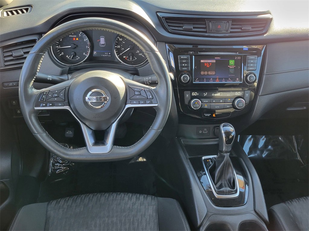 Used 2018 Nissan Rogue SV w/ Premium Package image 4