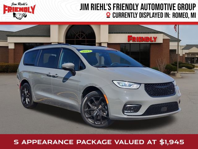 Used 2023 Chrysler Pacifica Touring-L w/ S Appearance Package