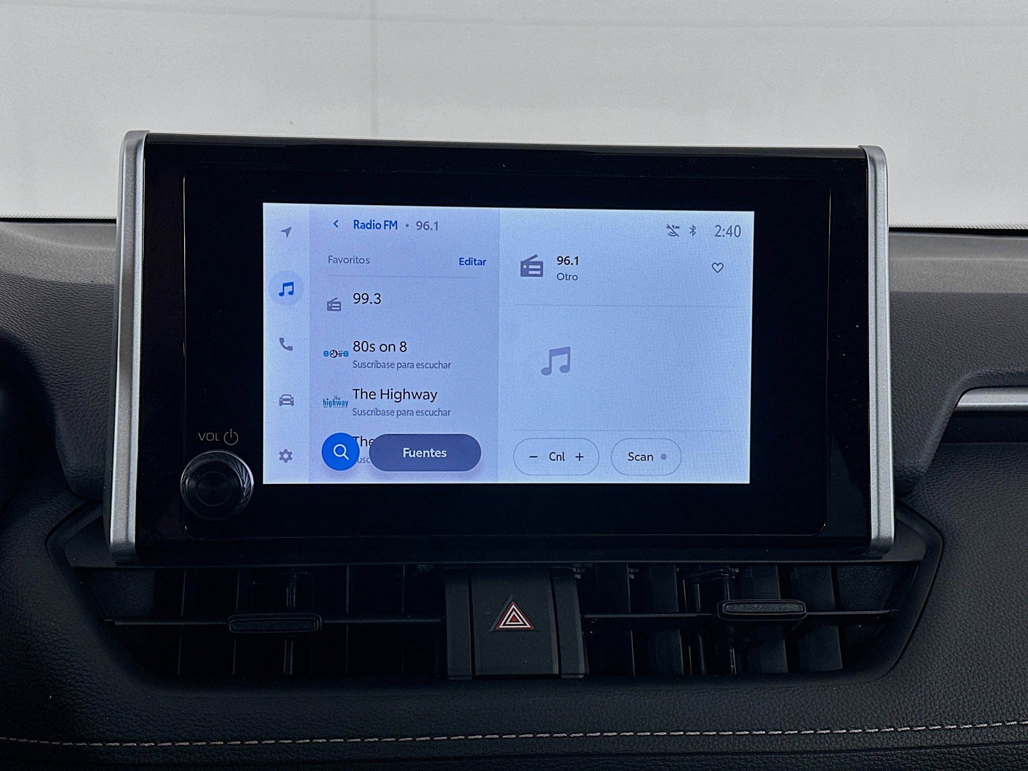 Used 2025 Toyota RAV4 XLE w/ Convenience Package FWD image 21