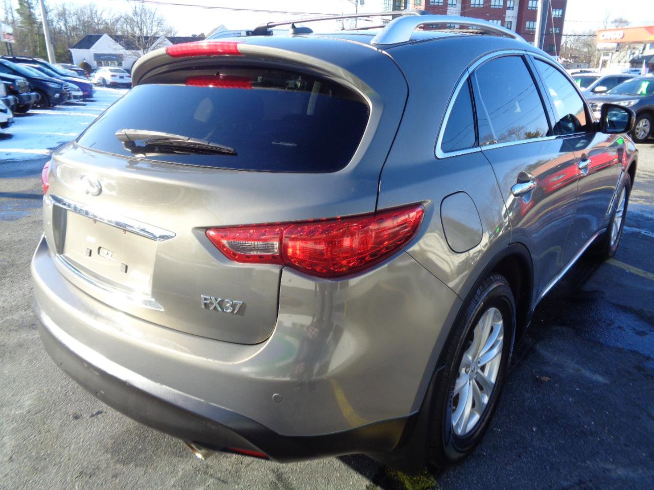 Used 2013 INFINITI FX37 AWD 4dr w/ Premium Pkg image 16