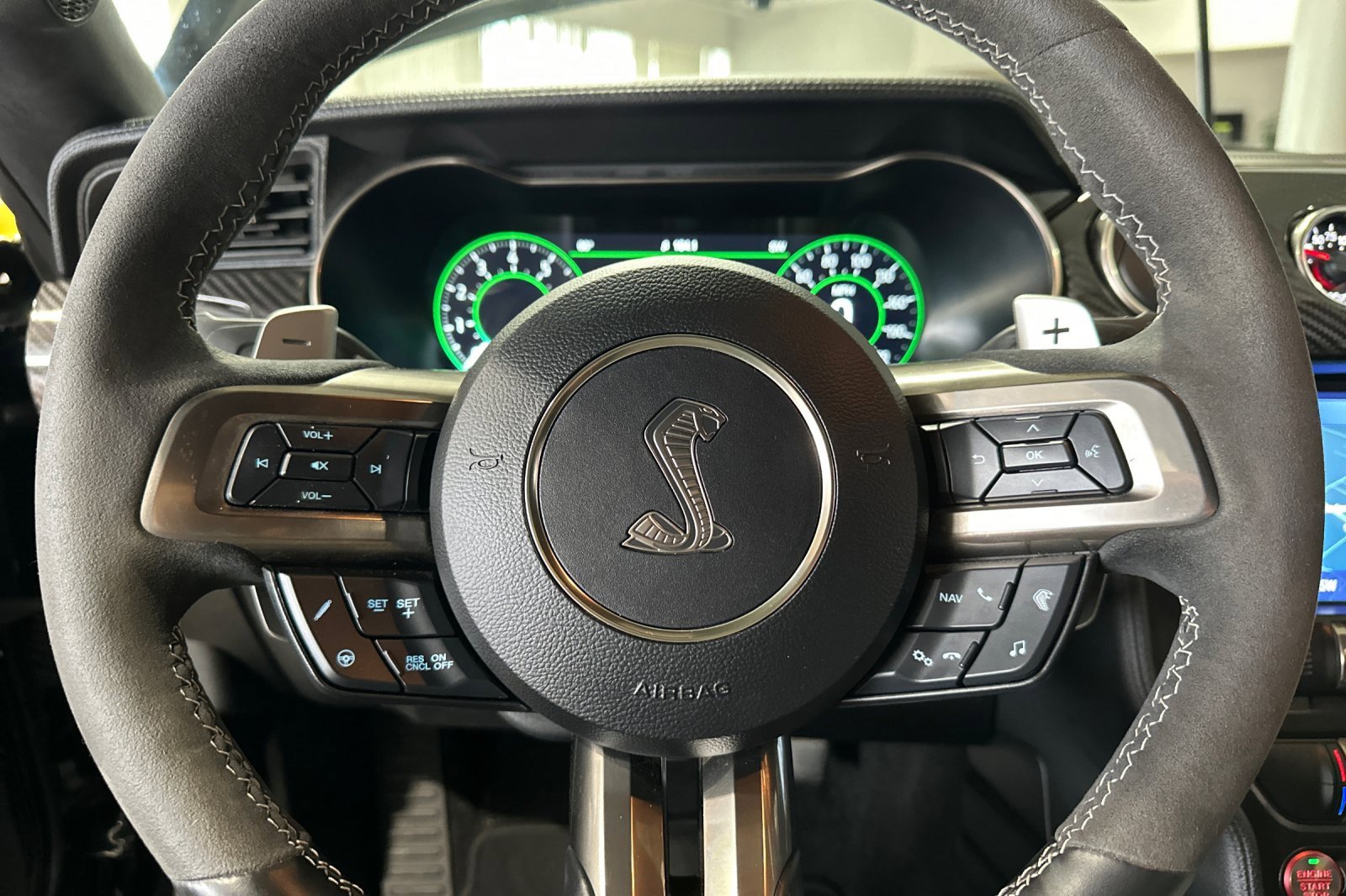 Used 2020 Ford Mustang Shelby GT500 w/ Carbon Fiber Track Pack image 21