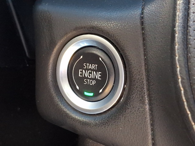 Certified 2024 GMC Yukon SLT w/ SLT Luxury Package AWD/4WD image 26