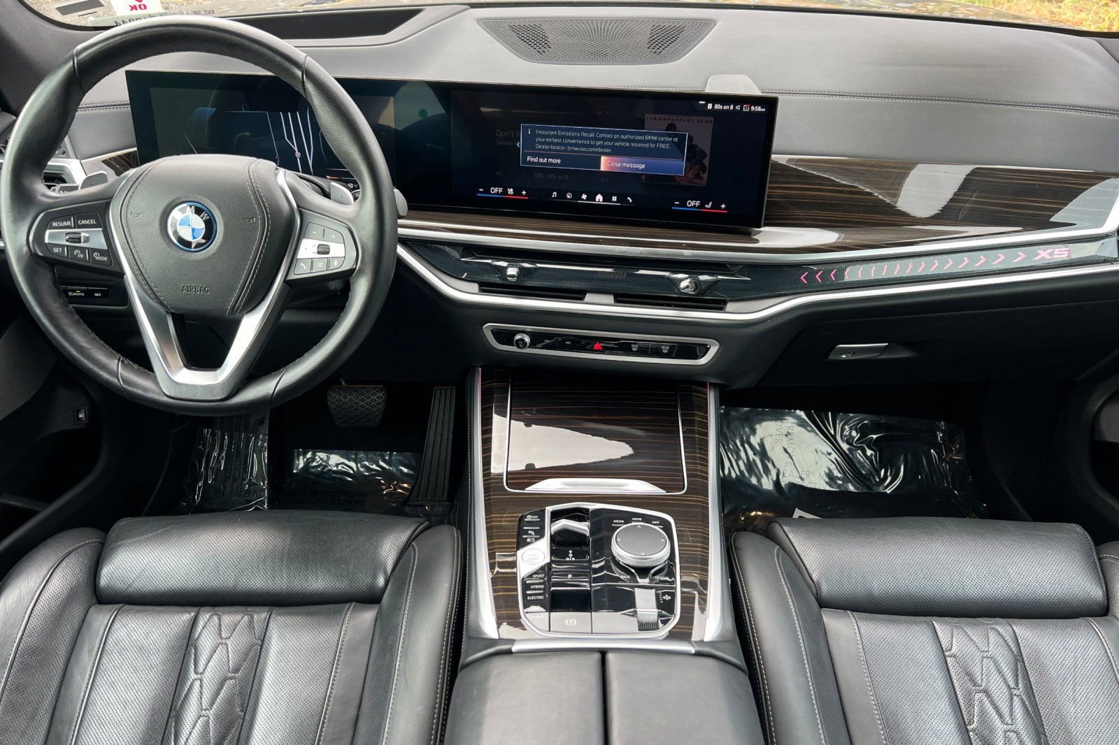 Used 2025 BMW X5 xDrive50e AWD/4WD image 3