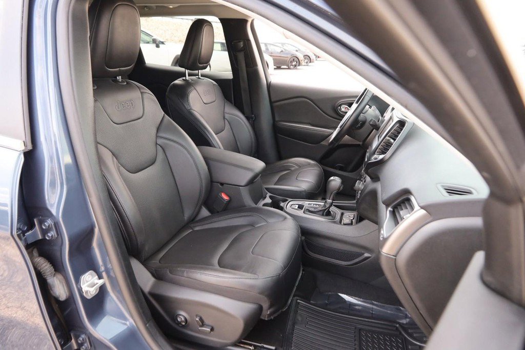 Used 2021 Jeep Cherokee Latitude Lux w/ Sun & Sound Group image 24