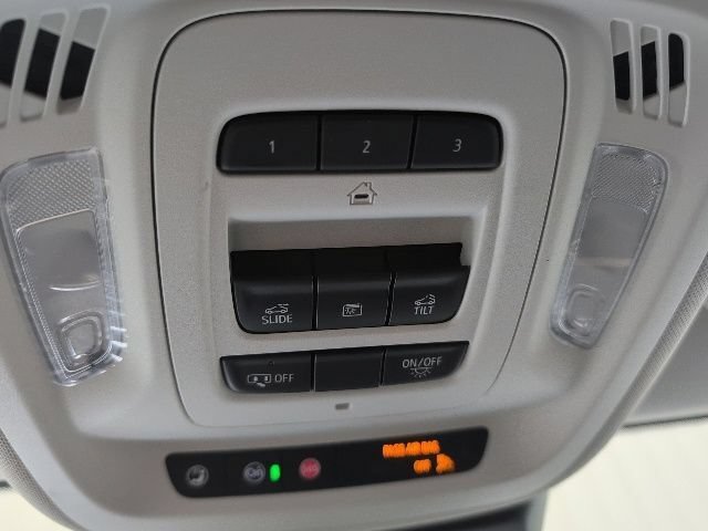 Used 2025 Buick Envision Avenir AWD/4WD image 28