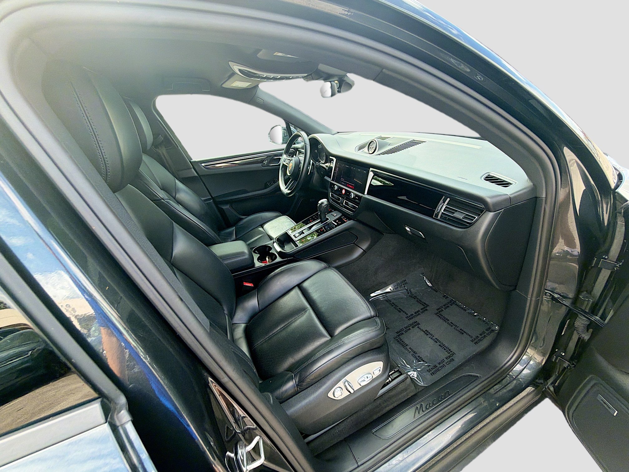 Used 2023 Porsche Macan image 29