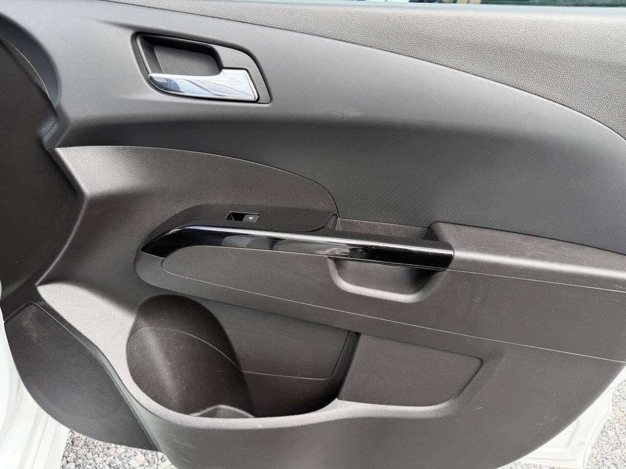 Used 2017 Chevrolet Sonic LT FWD image 40