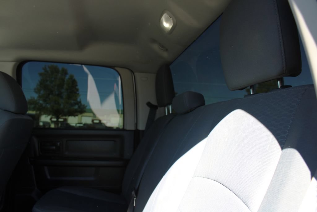 Used 2017 RAM 1500 Express AWD/4WD image 16