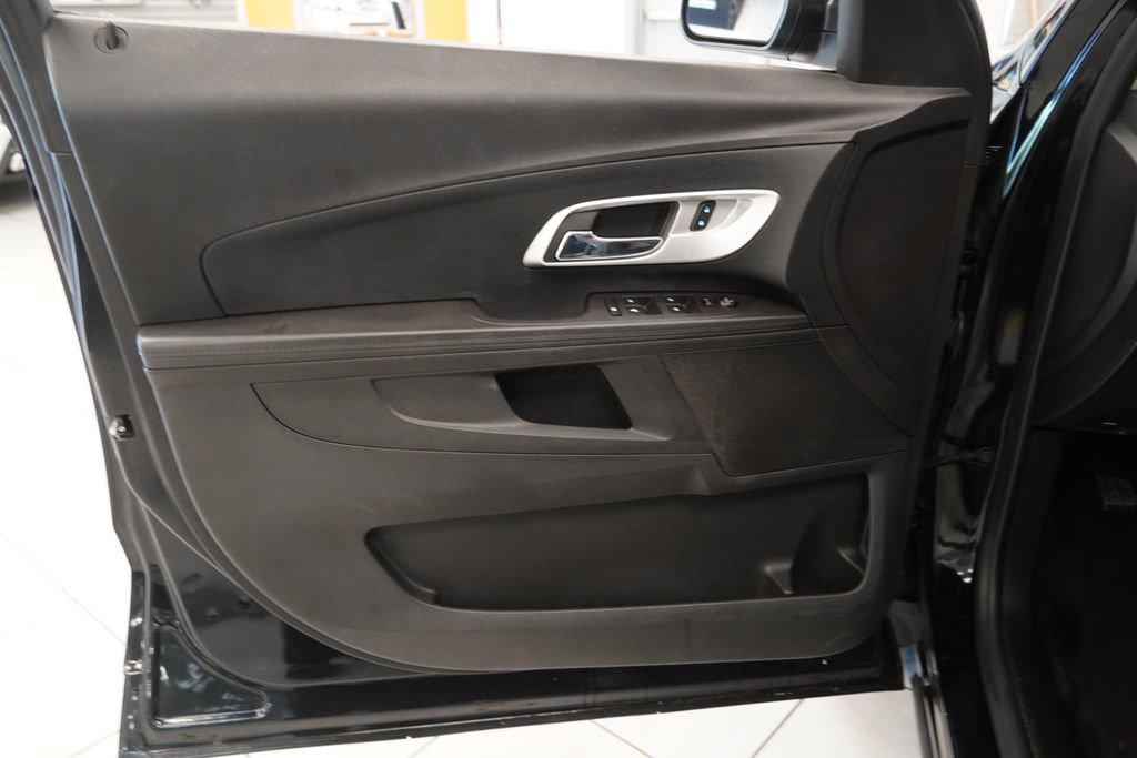 Used 2017 Chevrolet Equinox LS FWD image 16