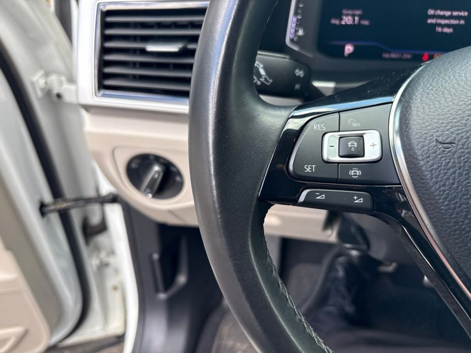 Used 2019 Volkswagen Atlas SEL R-Line AWD/4WD image 12