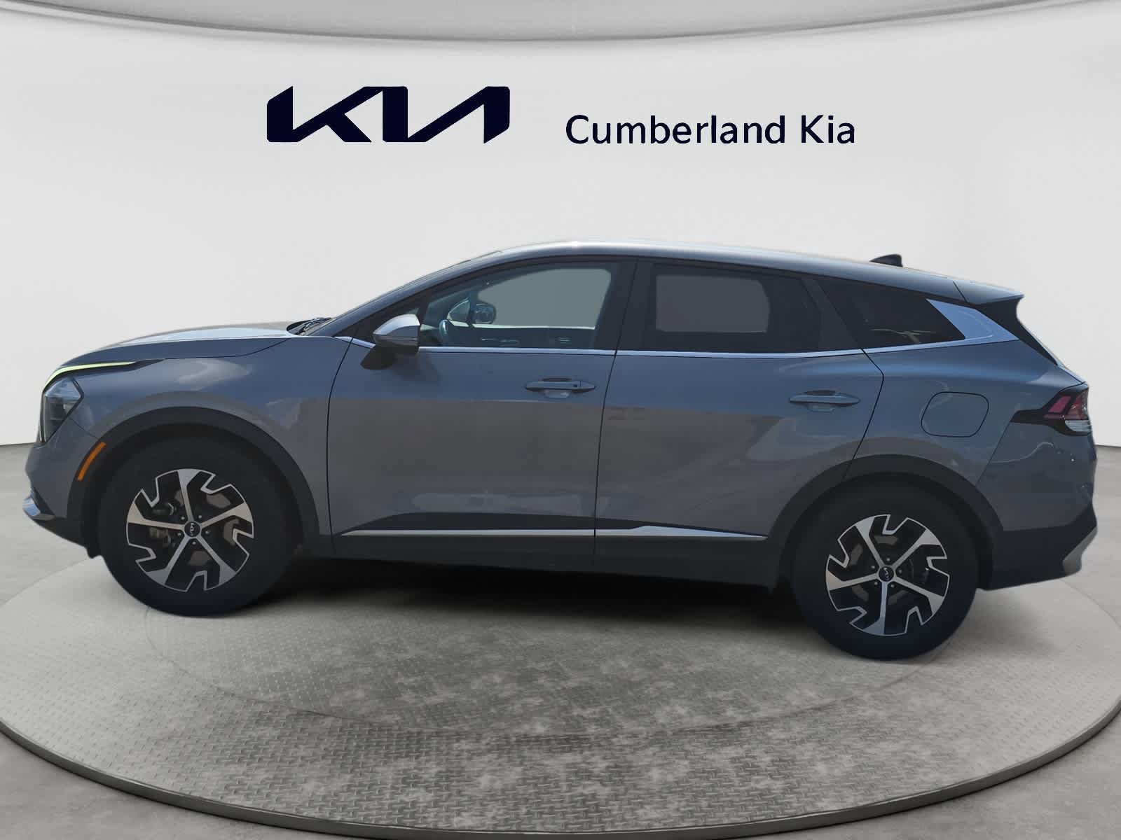 Used 2023 Kia Sportage EX FWD image 2