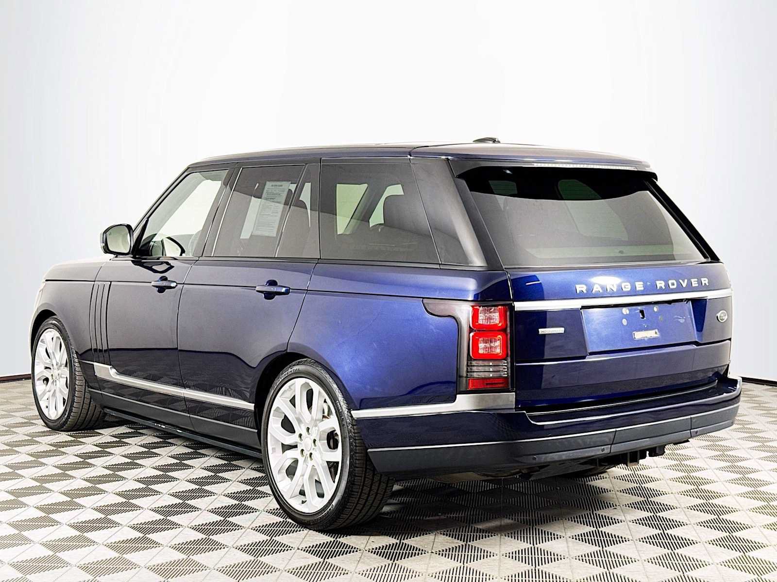 Used 2015 Land Rover Range Rover Supercharged AWD/4WD image 7