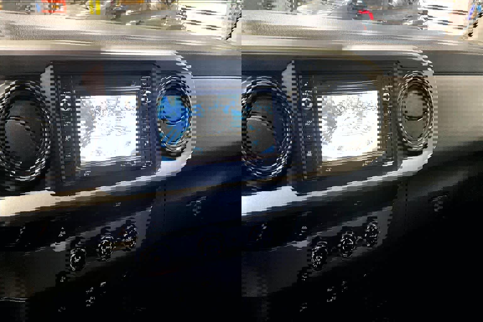 Used 2018 Toyota Tacoma SR5 image 25