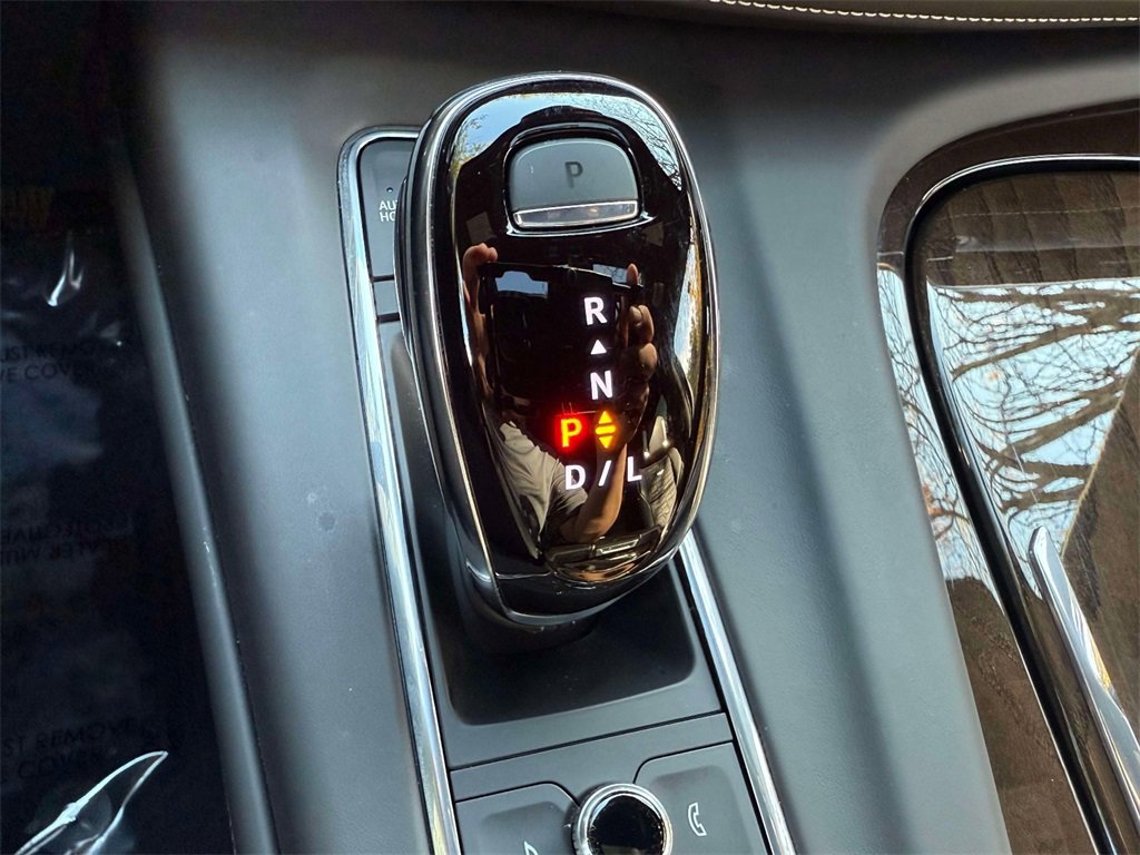 Used 2024 Cadillac Escalade ESV Sport Platinum w/ LPO, ONYX Package image 26