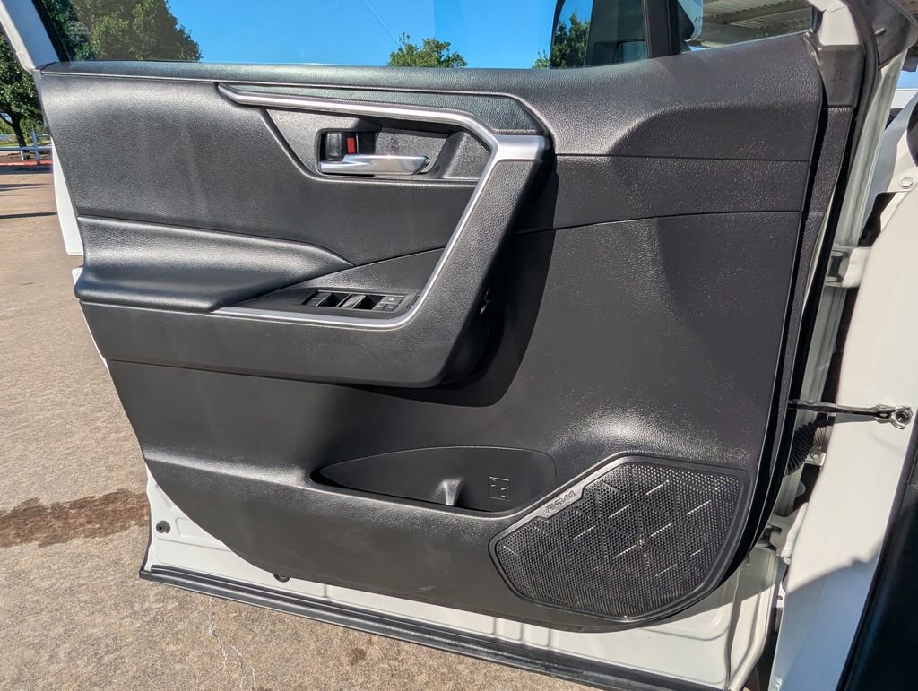 Used 2022 Toyota RAV4 XLE w/ Convenience Package FWD image 13