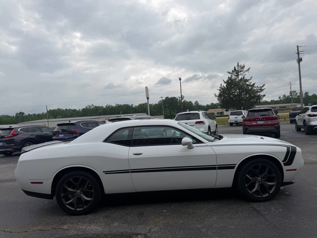 Used 2017 Dodge Challenger SXT w/ Sound Group RWD image 5